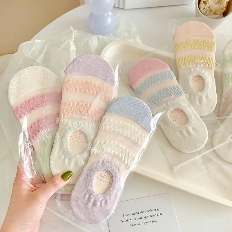 Women's Fashionable Wave Kanekalon Breathable Non-slip Low Cut Sock – Bold & Fun Statement Socks Cerise Max